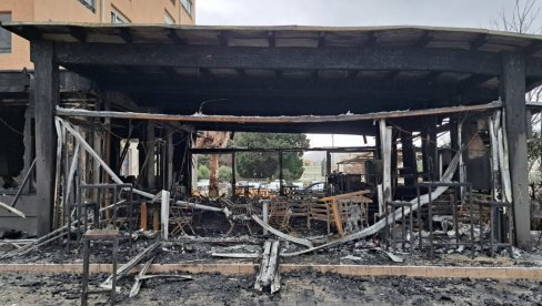 U BARU IZGORELA TERASA RESTORANA: Novogodišnja rasveta izazvala požar (FOTO)