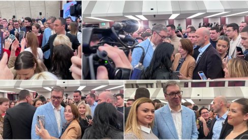 SVI ŽELELI DA SE FOTOGRAFIŠU SA PREDSEDNIKOM: Vučić na druženju sa omladinom SNS-a (FOTO) SVI ŽELELI DA SE FOTOGRAFIŠU SA PREDSEDNIKOM: Vučić na druženju sa omladinom SNS-a (FOTO)