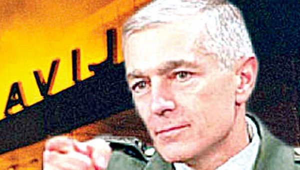 ФЕЉТОН - НАТО ЈЕ БЕС ИСКАЛИО НА НЕДУЖНИМ ЦИВИЛИМА: Генерал Весли Кларк је говорио - Знам да постоји шпијун и хоћу да га пронађем ФЕЉТОН - НАТО ЈЕ БЕС ИСКАЛИО НА НЕДУЖНИМ ЦИВИЛИМА: Генерал Весли Кларк је говорио - Знам да постоји шпијун и хоћу да га пронађем