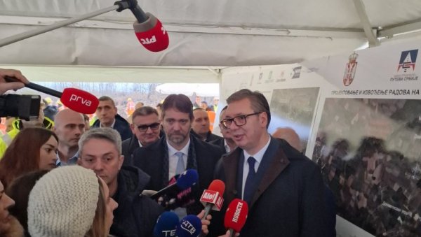 ВУЧИЋ ОБИШАО РАДОВЕ НА ГРАДЊИ СЕВЕРНЕ ОБИЛАЗНИЦЕ: Ово је за развој Крагујевца од огромног значаја (ВИДЕО ВУЧИЋ ОБИШАО РАДОВЕ НА ГРАДЊИ СЕВЕРНЕ ОБИЛАЗНИЦЕ: Ово је за развој Крагујевца од огромног значаја (ВИДЕО