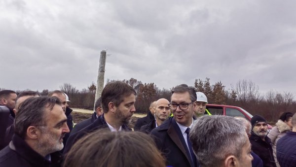 ВУЧИЋ НА ПИТАЊЕ НОВОСТИ: Морамо пронаћи начин како да одржавамо и путеве, пруге, дворане, болнице... ВУЧИЋ НА ПИТАЊЕ НОВОСТИ: Морамо пронаћи начин како да одржавамо и путеве, пруге, дворане, болнице...