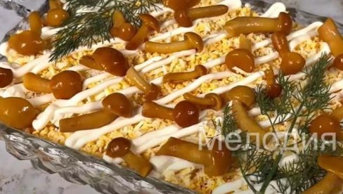 DEKORATIVNO PREDJELO SA MARINIRANIM PEČURKAMA: Svečana salata kraljevski lov, božanstvenog je ukusa (VIDEO) DEKORATIVNO PREDJELO SA MARINIRANIM PEČURKAMA: Svečana salata kraljevski lov, božanstvenog je ukusa (VIDEO)