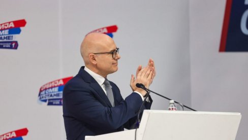 ВУЧЕВИЋ У КРАГУЈЕВЦУ: Људи су разумели нашу поруку - Србија не сме да стане ВУЧЕВИЋ У КРАГУЈЕВЦУ: Људи су разумели нашу поруку - Србија не сме да стане