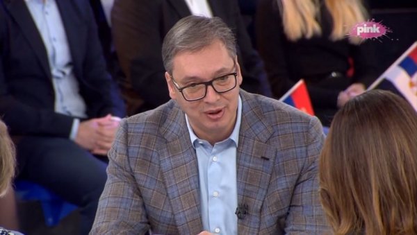 ВУЧИЋ ПОСЛАО МОЋНУ ПОРУКУ: Србија остаје на путу успеха - не сме да стане ВУЧИЋ ПОСЛАО МОЋНУ ПОРУКУ: Србија остаје на путу успеха - не сме да стане