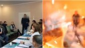(УЗНЕМИРУЈУЋИ СНИМАК) ХОРОР У УКРАЈИНИ: Политичар детонирао бомбу, десетине повређених (ВИДЕО) (УЗНЕМИРУЈУЋИ СНИМАК) ХОРОР У УКРАЈИНИ: Политичар детонирао бомбу, десетине повређених (ВИДЕО)