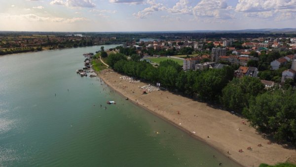 ДРАМА НА НАШОЈ ПОПУЛАРНОЈ ПЛАЖИ: Рускиња спасена од сигурне смрти у последњем тренутку ДРАМА НА НАШОЈ ПОПУЛАРНОЈ ПЛАЖИ: Рускиња спасена од сигурне смрти у последњем тренутку