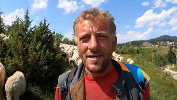 ВИШЕ ВОЛИ ОВЦЕ НЕГО ЖЕНЕ: Будо поделио своју животну причу - Женио сам се три пута, свака дође и одмах оде, ниједна неће чобанина (ВИДЕО) ВИШЕ ВОЛИ ОВЦЕ НЕГО ЖЕНЕ: Будо поделио своју животну причу - Женио сам се три пута, свака дође и одмах оде, ниједна неће чобанина (ВИДЕО)