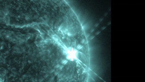NEVEROVATAN FENOMEN U SVEMIRU: NASA podelila fotografije, reč je o najmoćnijoj solarnoj pojavi u poslednjih 6 godina (FOTO) NEVEROVATAN FENOMEN U SVEMIRU: NASA podelila fotografije, reč je o najmoćnijoj solarnoj pojavi u poslednjih 6 godina (FOTO)
