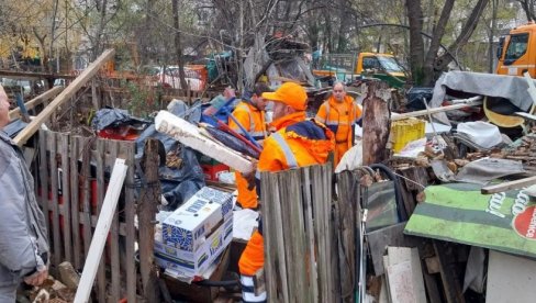 UKLONJENA DEPONIJA NA JULINOM BRDU: Sređen dugogodišnji problem u opštini Čukarica UKLONJENA DEPONIJA NA JULINOM BRDU: Sređen dugogodišnji problem u opštini Čukarica