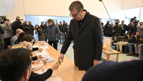 POZIVAM SVE DA PODRŽE LISTU SRBIJA SUTRA Vučić: 2. juna su važni izbori POZIVAM SVE DA PODRŽE LISTU SRBIJA SUTRA Vučić: 2. juna su važni izbori