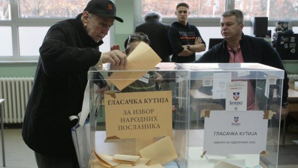 У СРБИЈИ ДАНАС ПОНОВЉЕНИ ИЗБОРИ: Гласа се за избор чланова републичког, београдског и покрајинског парламента У СРБИЈИ ДАНАС ПОНОВЉЕНИ ИЗБОРИ: Гласа се за избор чланова републичког, београдског и покрајинског парламента