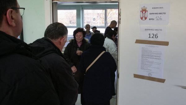 РИК ДЕМАНТОВАО ЂИЛАСОВУ ОПОЗИЦИЈУ: Није било никаквог физичког напада на бирачком месту у Руском Крстуру РИК ДЕМАНТОВАО ЂИЛАСОВУ ОПОЗИЦИЈУ: Није било никаквог физичког напада на бирачком месту у Руском Крстуру