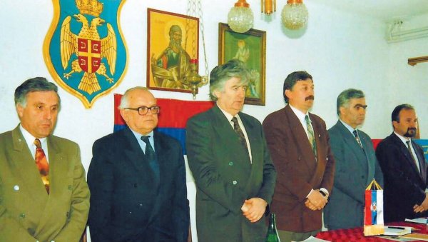РАДОВАН БИО КИЧМА БОРБЕ СРПСКОГ НАРОДА: На данашњи дан 1992. године посланици на седници парламента изабрали првог председника републике РАДОВАН БИО КИЧМА БОРБЕ СРПСКОГ НАРОДА: На данашњи дан 1992. године посланици на седници парламента изабрали првог председника републике