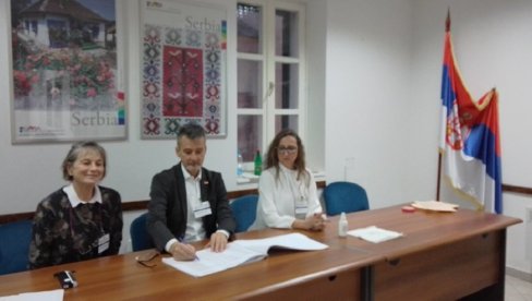 KONZULAT SRBIJE U HERCEG NOVOM: Izjasnilo se 60 odsto upisanih birača KONZULAT SRBIJE U HERCEG NOVOM: Izjasnilo se 60 odsto upisanih birača