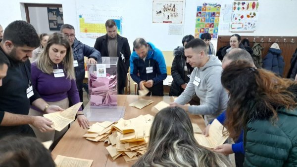 ДОМИНАЦИЈА НАПРЕДЊАКА У ЈАБЛАНИЧКОМ ОКРУГУ: Победили у свих шест локалних самоуправа ДОМИНАЦИЈА НАПРЕДЊАКА У ЈАБЛАНИЧКОМ ОКРУГУ: Победили у свих шест локалних самоуправа