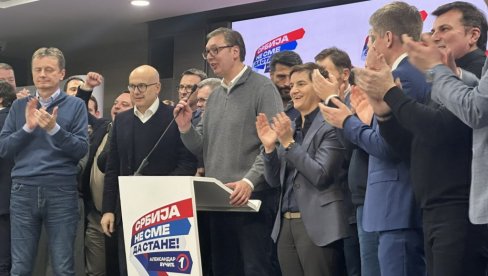 СНС ЈАЧИ ЗА ЈОШ 115.000 БИРАЧА: Победа плод добре кампање коју је вукао Вучић, који је за разлику од ривала имао план за будућност СНС ЈАЧИ ЗА ЈОШ 115.000 БИРАЧА: Победа плод добре кампање коју је вукао Вучић, који је за разлику од ривала имао план за будућност