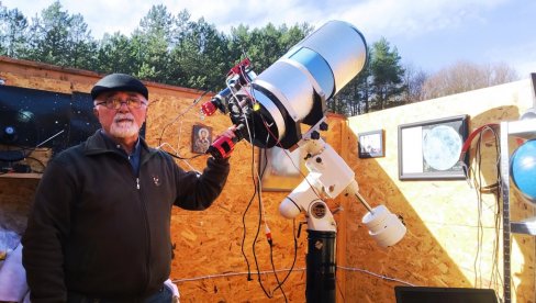 POGLED U KOSMOS SA KUČAJA: Dr Svetislav Krstić sagradio astronomsku opservatoriju nadomak Paraćina POGLED U KOSMOS SA KUČAJA: Dr Svetislav Krstić sagradio astronomsku opservatoriju nadomak Paraćina