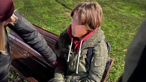 DNO! Opozicija iskoristila maloletnu devojčicu (14) za upad u RIK (FOTO/VIDEO)