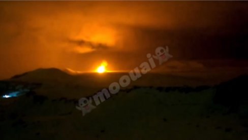 DRAMA NA ISLANDU: Eruptirao vulkan, evakuisano skoro 4.000 osoba (VIDEO) DRAMA NA ISLANDU: Eruptirao vulkan, evakuisano skoro 4.000 osoba (VIDEO)