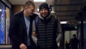 НЕ, НЕ, ХВАЛА! Јокић донео поклон Дончићу, овај одбио да узме (ВИДЕО) НЕ, НЕ, ХВАЛА! Јокић донео поклон Дончићу, овај одбио да узме (ВИДЕО)