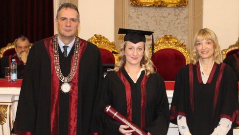 SVEČANOST U REKTORATU: Uručeno 30 diploma doktorima nauka