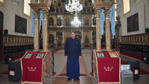 У УРЕЂЕЊЕ УЛОЖЕНО ОКО 300.000 ЕВРА: Највећа црква у Банату понос је својих парохијана (ФОТО/ВИДЕО) У УРЕЂЕЊЕ УЛОЖЕНО ОКО 300.000 ЕВРА: Највећа црква у Банату понос је својих парохијана (ФОТО/ВИДЕО)