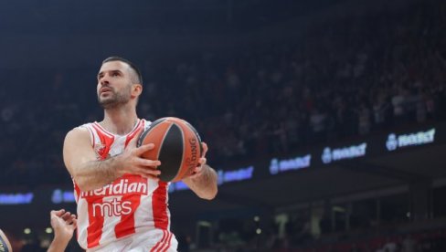 A DA UVEDEMO REPREZENTATIVNE PROZORE JEDNOM MESEČNO? Kapiten Crvene zvezde Branko Lazić ima baš zanimljivu ideju