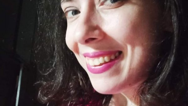 ОВО ЈЕ ПРЕЛЕПА СИМОНА ИЗ ТРСТЕНИКА: Оперисали су је четири пута, живи у инвалидским колицима (ФОТО)