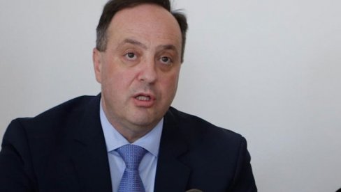 DEBEVEC KRIO MOBILNI U DONJEM VEŠU: Suspendovan sa pozicije predsednika Suda BiH DEBEVEC KRIO MOBILNI U DONJEM VEŠU: Suspendovan sa pozicije predsednika Suda BiH