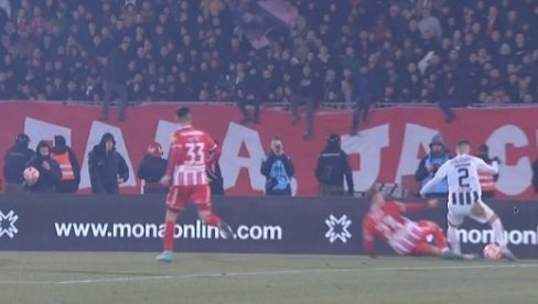 ZVEZDA OSTALA ZATEČENA: Ovako je Partizan poveo u 171. večitom derbiju (VIDEO) ZVEZDA OSTALA ZATEČENA: Ovako je Partizan poveo u 171. večitom derbiju (VIDEO)