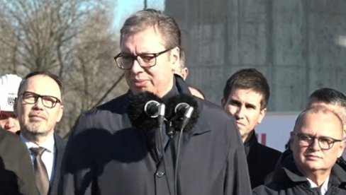 VUČIĆ O UPADU KURTIJEVE POLICIJE U RAJSKU BANJU: Žele da zatru srpsko ime na KiM, to rade temeljno, uz glasno ćutanje sveta, ali opstaće Srbi VUČIĆ O UPADU KURTIJEVE POLICIJE U RAJSKU BANJU: Žele da zatru srpsko ime na KiM, to rade temeljno, uz glasno ćutanje sveta, ali opstaće Srbi