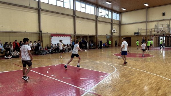 ПАКЕТИЋИ ЗА ВРШЊАКЕ НА КОСОВУ И МЕТОХИЈИ : Хуманитарна акција ученика основне школе „Јован Грчић Миленко“ у Беочину ПАКЕТИЋИ ЗА ВРШЊАКЕ НА КОСОВУ И МЕТОХИЈИ : Хуманитарна акција ученика основне школе „Јован Грчић Миленко“ у Беочину