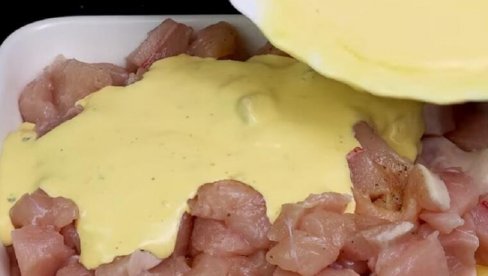 RUČAK ZA DANAS - ZA SOČAN OBROK KOJI SE PAMTI: Piletina i krompir u pavlaci iz rerne, jednostavan recept (VIDEO) RUČAK ZA DANAS - ZA SOČAN OBROK KOJI SE PAMTI: Piletina i krompir u pavlaci iz rerne, jednostavan recept (VIDEO)