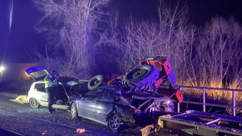 VEĆI BROJ POGINULIH NA PUTEVIMA RASINSKOG OKRUGA: Upozorenja redovna, ali nesreće se samo nižu (FOTO/VIDEO) VEĆI BROJ POGINULIH NA PUTEVIMA RASINSKOG OKRUGA: Upozorenja redovna, ali nesreće se samo nižu (FOTO/VIDEO)