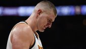 SVI SU OVO ČEKALI! Nikola Jokić se setio Dejana Milojevića na svoj način (FOTO) SVI SU OVO ČEKALI! Nikola Jokić se setio Dejana Milojevića na svoj način (FOTO)