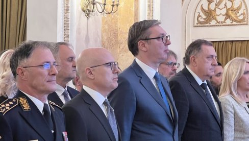 SVEČANI PRIJEM U DOMU GARDE: Prisustvuje i predsednik Vučić (FOTO) SVEČANI PRIJEM U DOMU GARDE: Prisustvuje i predsednik Vučić (FOTO)