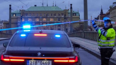 STUDENTI SPAS TRAŽILI ČAK I NA SIMSU: U pucnjavi na Karlovom univerzitetu u centru Praga ubijeno najmanje 15 ljudi STUDENTI SPAS TRAŽILI ČAK I NA SIMSU: U pucnjavi na Karlovom univerzitetu u centru Praga ubijeno najmanje 15 ljudi