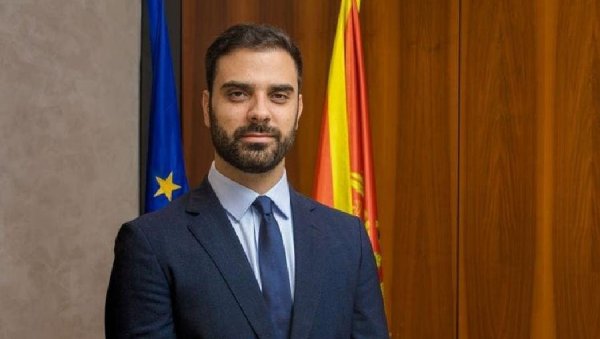 УКИНУЋЕ БОНУСЕ У ДРЖАВНИМ ФИРМАМА УКИНУЋЕ БОНУСЕ У ДРЖАВНИМ ФИРМАМА
