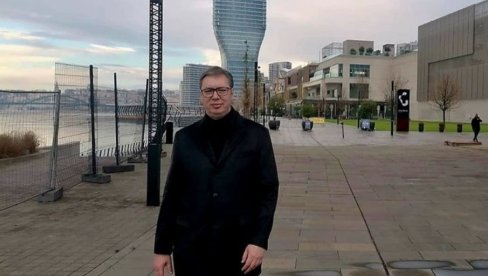 ČEKAJUĆI DAČIĆA DA MI SE PRIDRUŽI... Predsednik podelio fotografiju iz jutarnje šetnje - Naoružao sam se strpljenjem (FOTO) ČEKAJUĆI DAČIĆA DA MI SE PRIDRUŽI... Predsednik podelio fotografiju iz jutarnje šetnje - Naoružao sam se strpljenjem (FOTO)