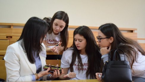 DAN OTVORENIH VRATA: Fakultet političkih nauka poziva maturante da se upoznaju sa programima DAN OTVORENIH VRATA: Fakultet političkih nauka poziva maturante da se upoznaju sa programima