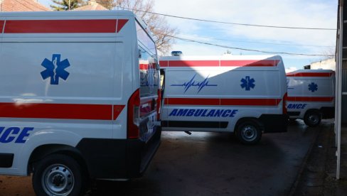 DOBILI TRI NOVA VOZILA: Hitnoj službi u Kikindi zahvaljujući prekograničnom projektu stigla i oprema DOBILI TRI NOVA VOZILA: Hitnoj službi u Kikindi zahvaljujući prekograničnom projektu stigla i oprema