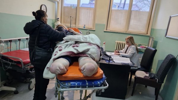 МОЛИМ ВАС, ИЗЛЕЧИТЕ МЕ Драгана Павић (29) из Грачанице о којој су писале Новости смештена у КБЦ у Косовску Митровицу МОЛИМ ВАС, ИЗЛЕЧИТЕ МЕ Драгана Павић (29) из Грачанице о којој су писале Новости смештена у КБЦ у Косовску Митровицу