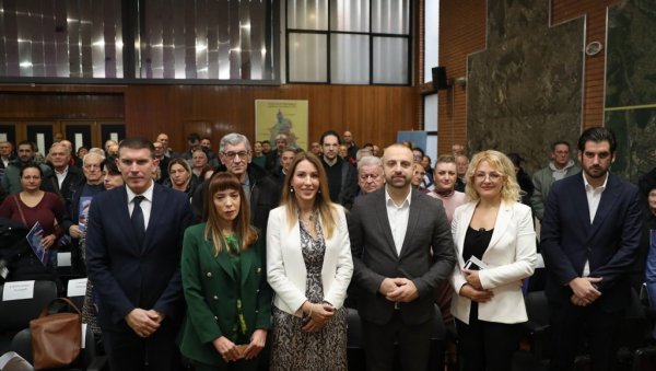 ЗАМЕНА СТОЛАРИЈЕ У 87 ДОМОВА: Енергетска санација домаћинстава у Раковици вредна 25.000.000 динара ЗАМЕНА СТОЛАРИЈЕ У 87 ДОМОВА: Енергетска санација домаћинстава у Раковици вредна 25.000.000 динара