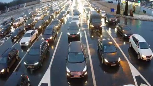 OGROMNA GUŽVA NA GRANICI SA SRBIJOM: Čeka se i po devet sati