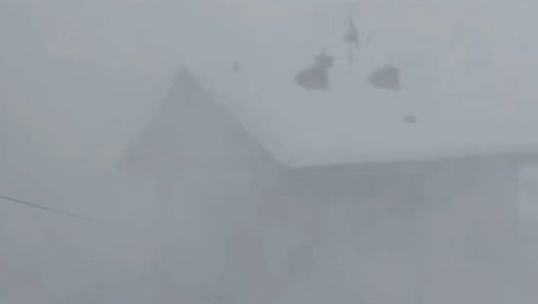 NE VIDI SE PRST PRED OKOM: Pogledajte snimak jedne od najjačnih snežnih oluja ikada zabeleženih na području Alpa (VIDEO) NE VIDI SE PRST PRED OKOM: Pogledajte snimak jedne od najjačnih snežnih oluja ikada zabeleženih na području Alpa (VIDEO)