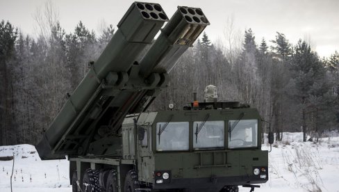 NOVI RUSKI RAKETNI SISTEM BOLJI OD HIMARSA: Višecevni raketni sistemi uragan-1M raspoređen na frontu (VIDEO) NOVI RUSKI RAKETNI SISTEM BOLJI OD HIMARSA: Višecevni raketni sistemi uragan-1M raspoređen na frontu (VIDEO)