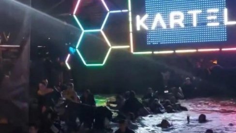 MORALI SU DA PLIVAJU U HLADNOJ VODI, DOŽIVELI SU VELIKI STRES Hitna se oglasila o noćašnjem spasavanju sa splava koji je tonuo MORALI SU DA PLIVAJU U HLADNOJ VODI, DOŽIVELI SU VELIKI STRES Hitna se oglasila o noćašnjem spasavanju sa splava koji je tonuo