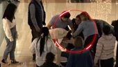 TUČA U TRŽNOM CENTRU: Muž trošio pare na ljubavnicu - supruga pomahnitala (VIDEO) TUČA U TRŽNOM CENTRU: Muž trošio pare na ljubavnicu - supruga pomahnitala (VIDEO)