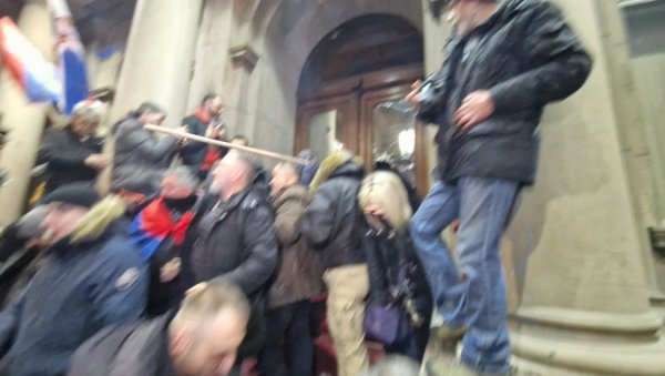 БИЉАНА СТОЈКОВИЋ ПРИЗНАЛА: План је био да се упадне у Скупштину града Београда БИЉАНА СТОЈКОВИЋ ПРИЗНАЛА: План је био да се упадне у Скупштину града Београда