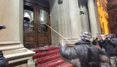 МИНИСТАР ЈОВАНОВИЋ ОСУДИО НЕРЕДЕ У БЕОГРАДУ: Насиље никада није било опција МИНИСТАР ЈОВАНОВИЋ ОСУДИО НЕРЕДЕ У БЕОГРАДУ: Насиље никада није било опција